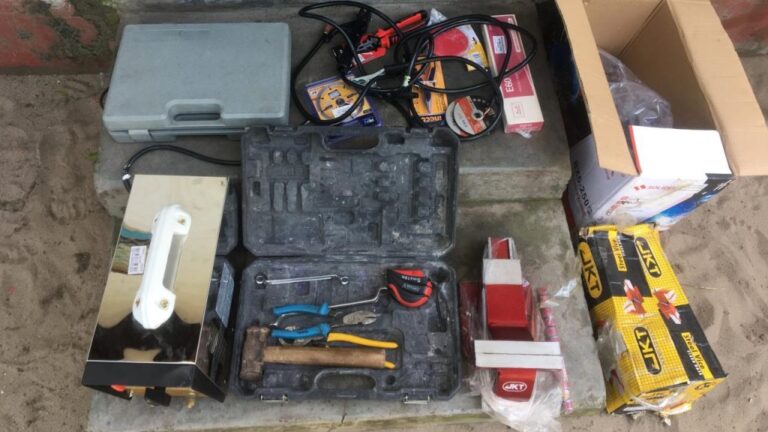 Distribution of welding plant equipments, tools and working materials