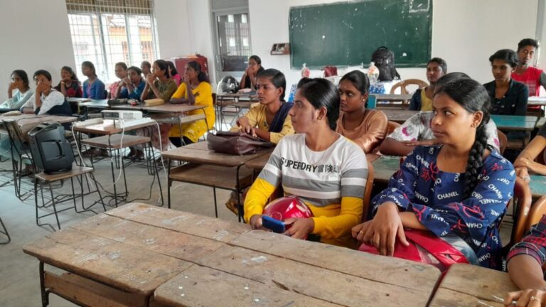 From Puthukudiyiruppu, Batticaloa to Puthukudiyiruppu, Mullaitivu