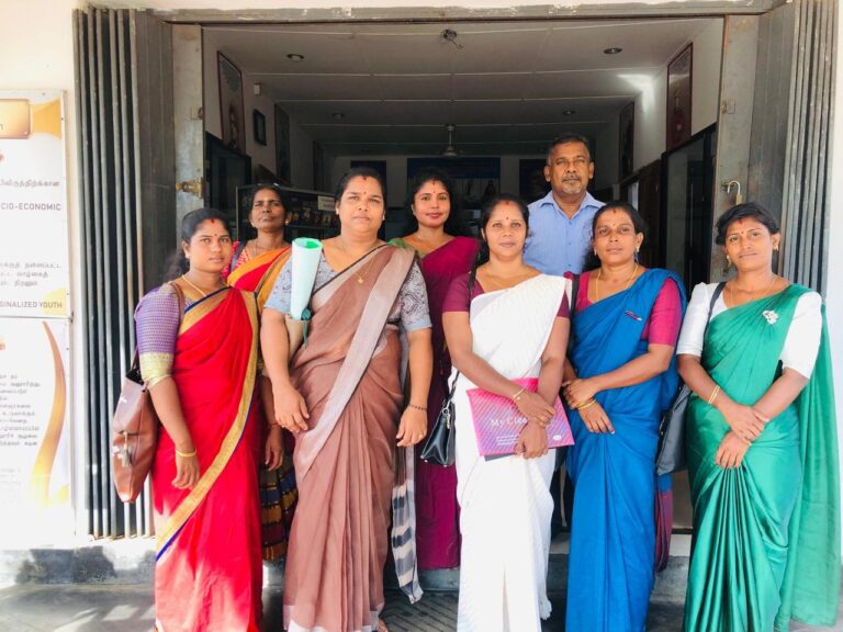ஆசிரியர்களுக்கானதோர் மேடை..