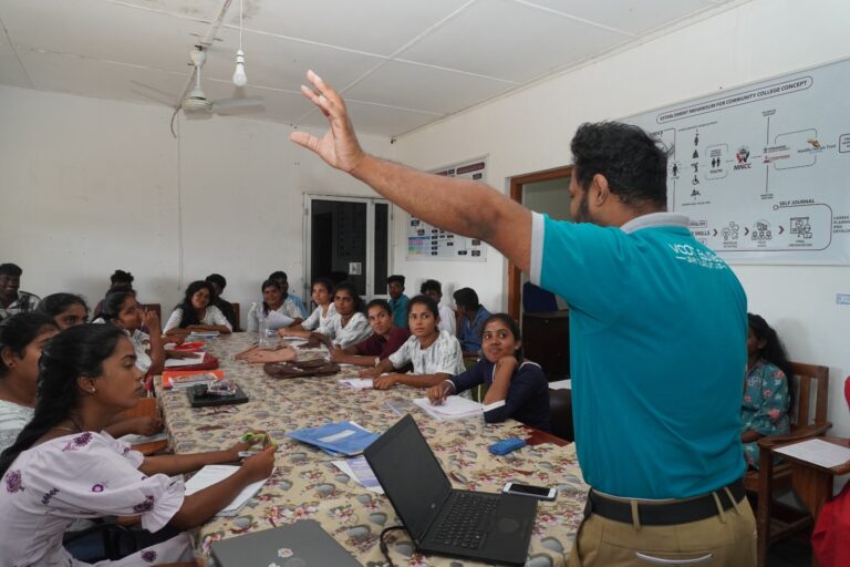 கரடியனாறு மனித நேயம் சமுதாயக் கல்லூரியில், இலக்குகளை நிர்ணயித்தல் செயலமர்வு